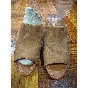 Report women’s brown wedge Sandals size 10